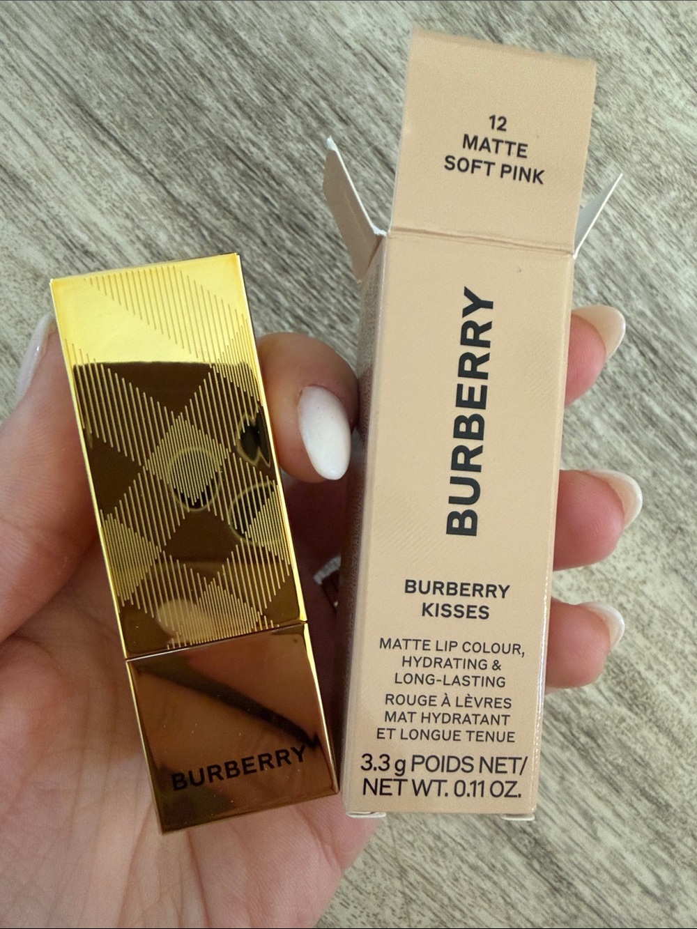 Burberry Matte Soft Pink Lipstick in Gold Case